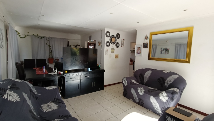 4 Bedroom Property for Sale in Delvillepark Western Cape